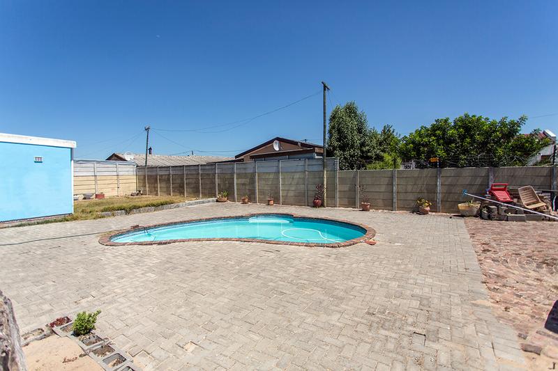 4 Bedroom Property for Sale in Peerless Park North Western Cape